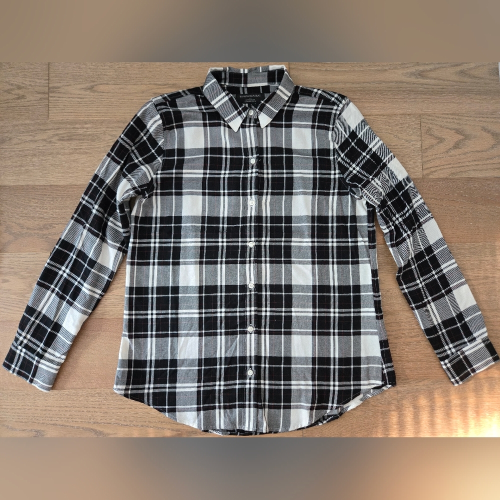 Banana Republic Black and White Plaid Women's Shirt